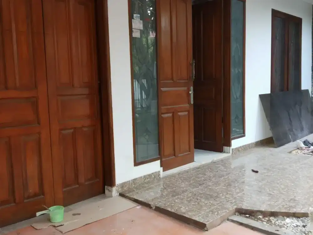 Rumah dalam komplek Cipete Selatan ,MPR , Lt. 155 m/Lb. 150 , 160 jt / Thn
