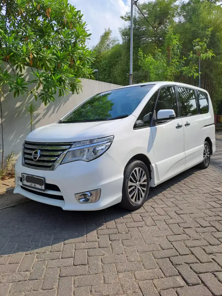 CASH Nissan Serena HWS 2.0 2015