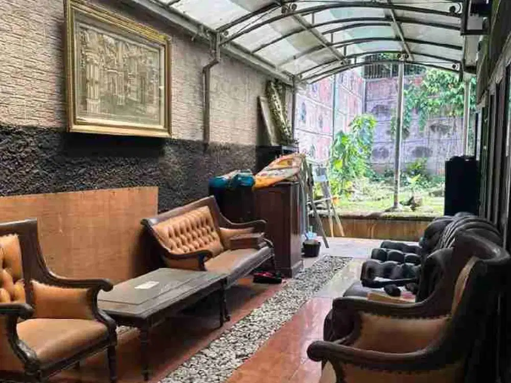 hunian nyaman, mewah dan terawat dgn ruang terbuka yg luas di Cibubur jkt timur