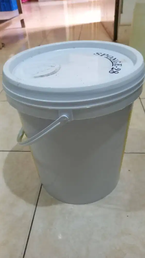 Ember Plastik Putih 20 kg