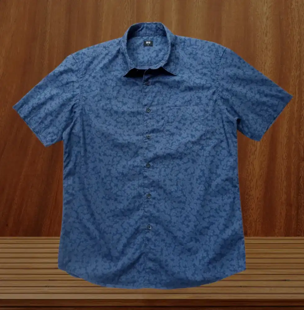 KEMEJA PENDEK UNIQLO BIRU MOTIF, SIZE : S (LD98-100, P70) SLIMFIT