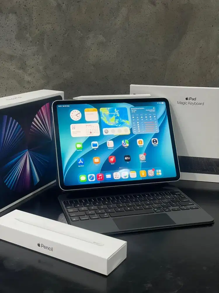IPAD PRO M1 128GB WIFI ONLY INCLUDE MAGIC KEYBOARD+APPLE PENCIL!