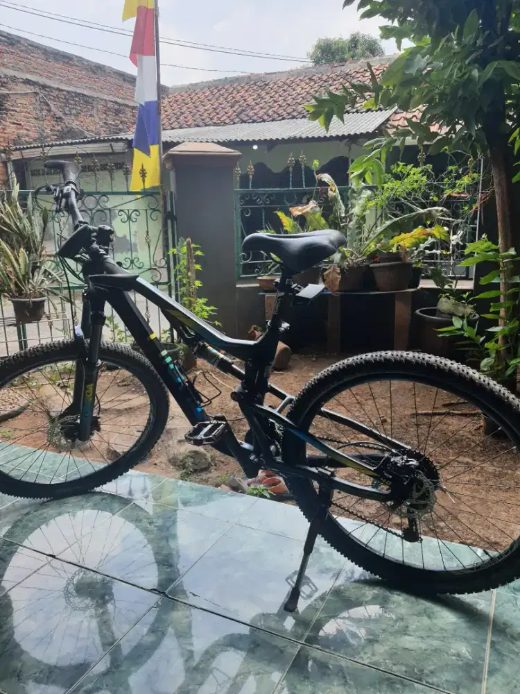 DI JUAL sepeda thrill ricochet 4.0