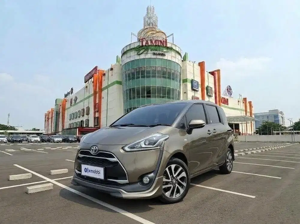 DP RENDAH - Toyota Sienta 2017 SZB