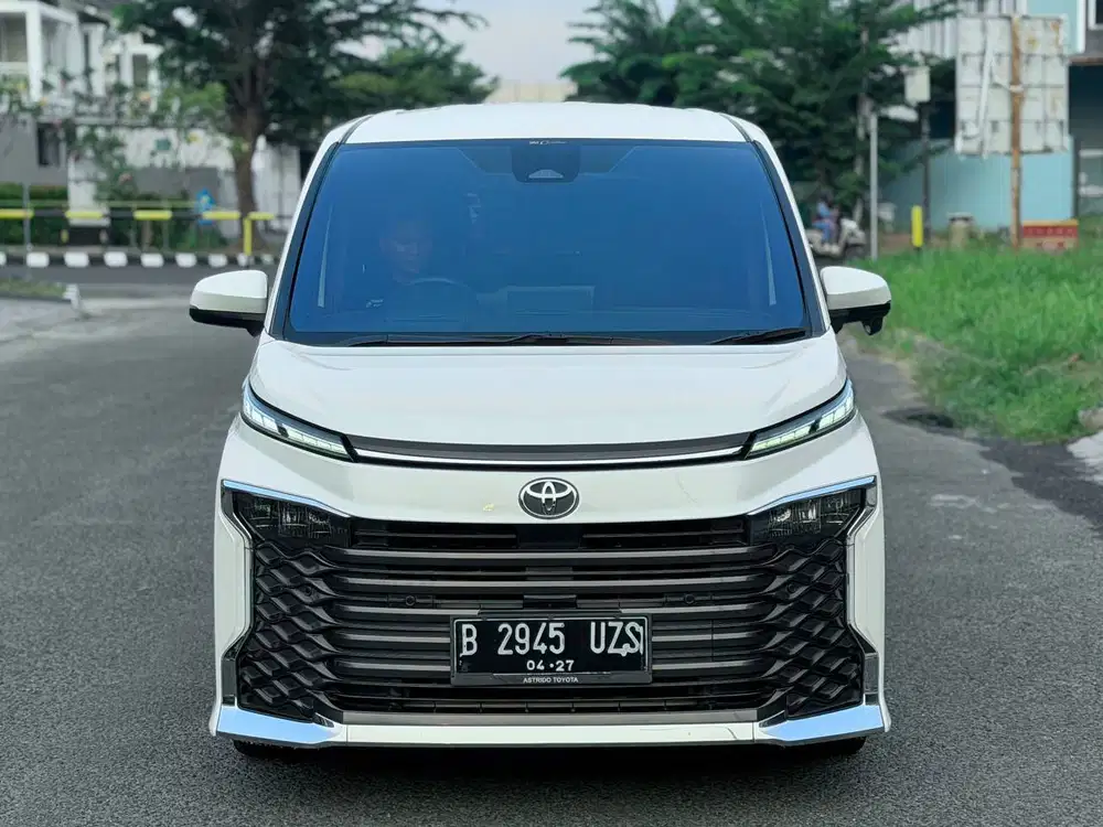 Toyota Voxy 2.0 TSS CVT 2022