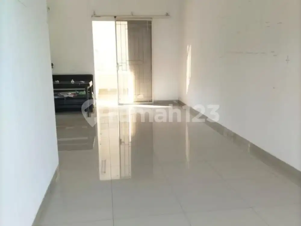 Disewakan Rumah Abira 1 Lantai Ukuran 136M2 Rapi Siap Huni Lokasi Strategis Hadap Selatan