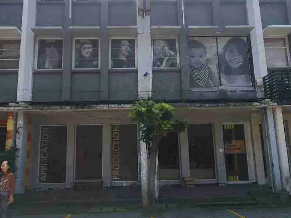 Ruko Gandeng 3 Lantai Tengah Kota Cocok Untuk Kantor Rumah Produksi