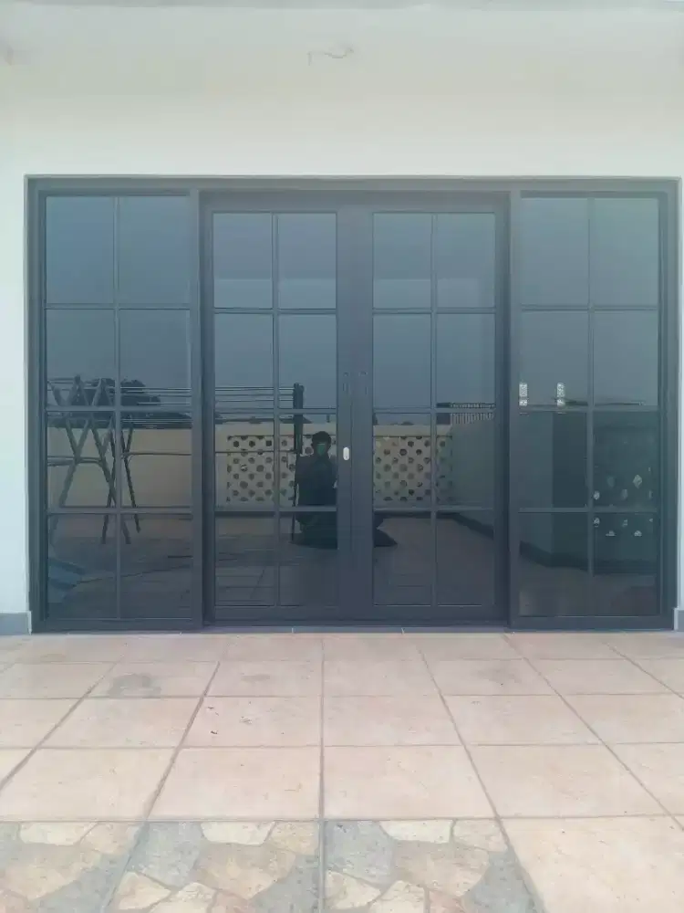 Pintu kaca sliding partisi