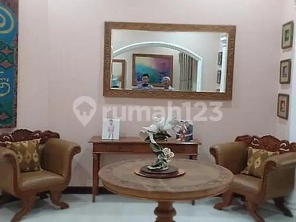 Rumah lama hitung tanah saja Lokasi Jl Jambu Menteng