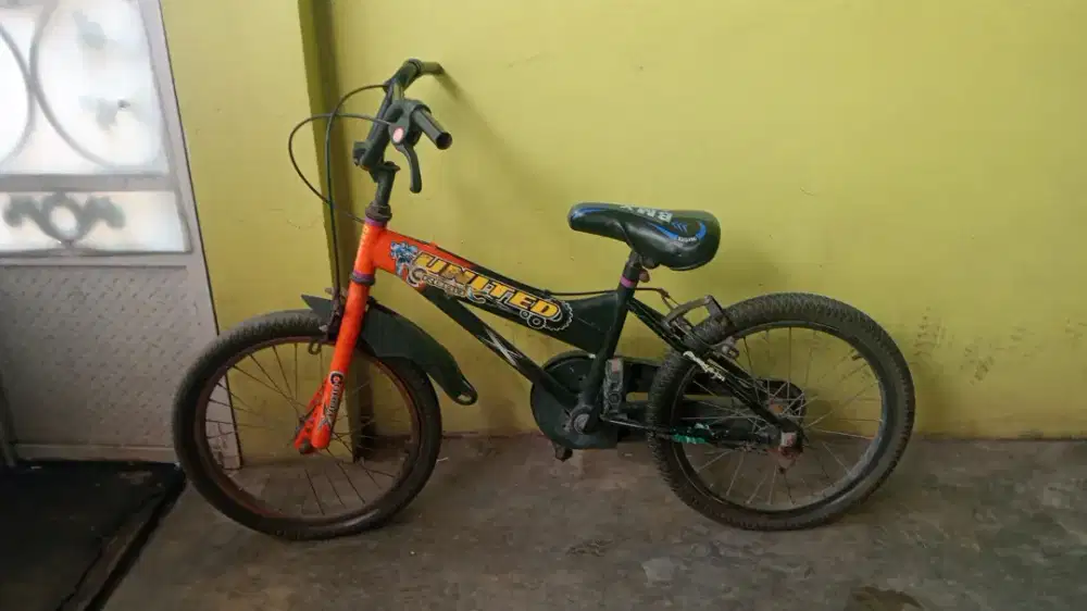 Sepeda anak merek United tipe RoboX velg 18