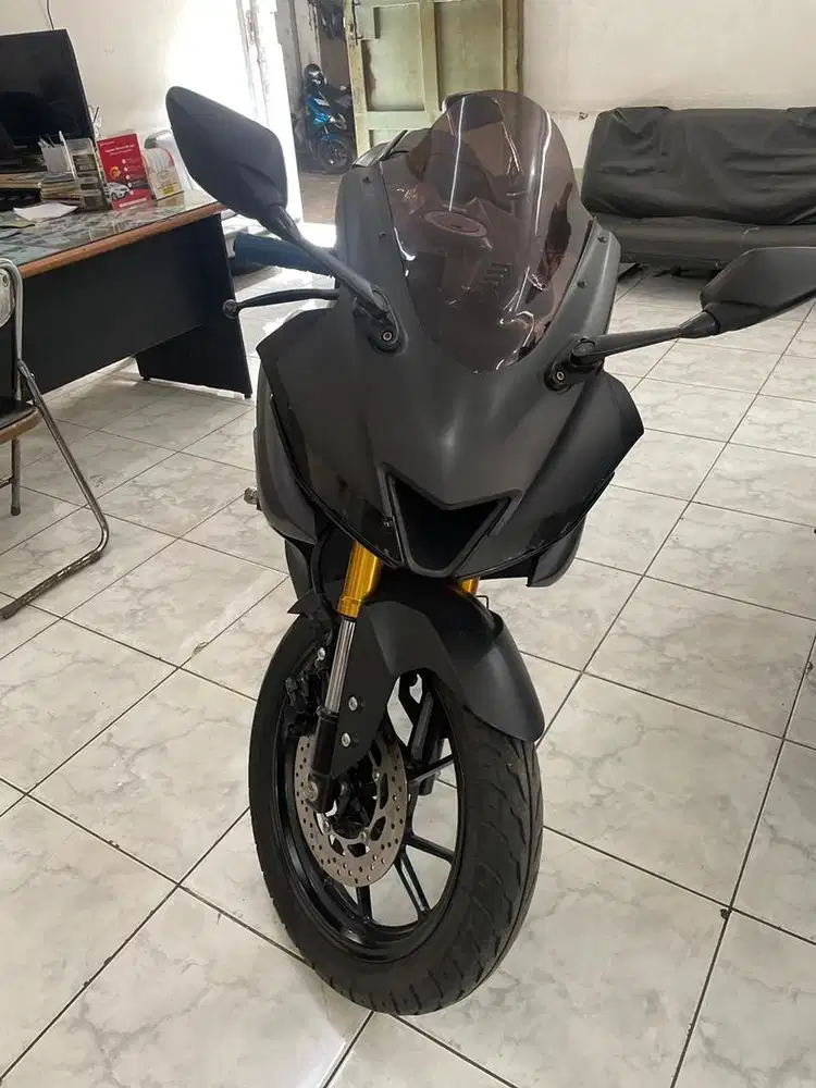 Yamaha R15 antik