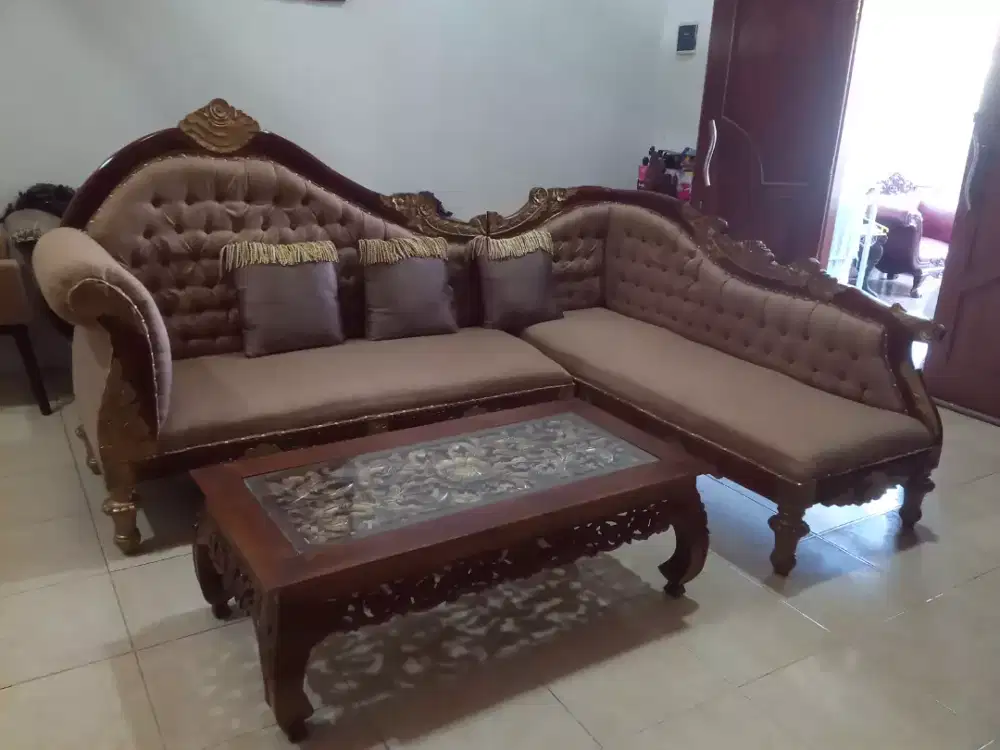 Sofa L ukir mewah