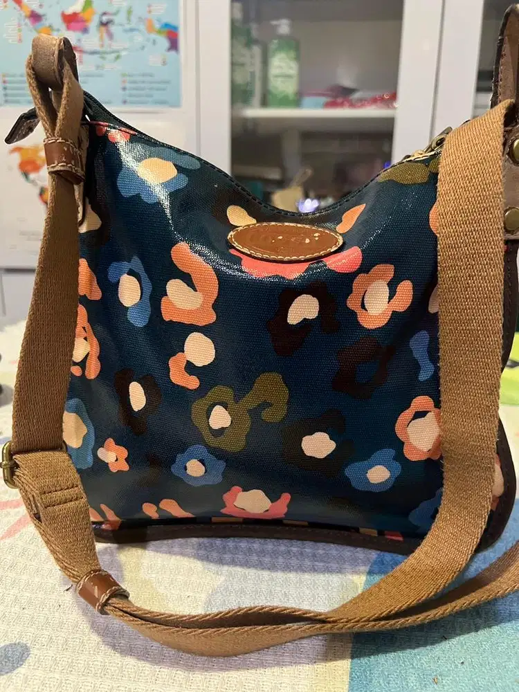 Preloved Tas Fossil