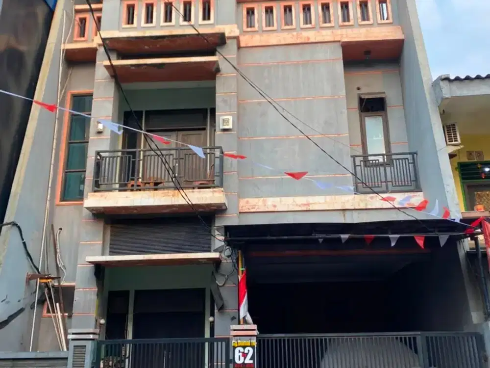 Dijual Rumah 3 Lantai Daerah Jelambar