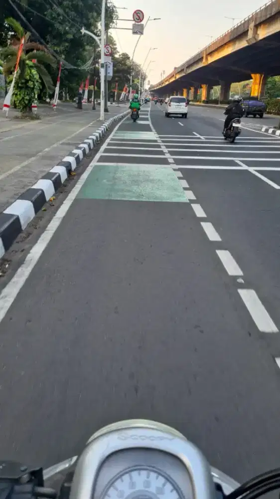 Di cari yang mau kerja di bengkel motor