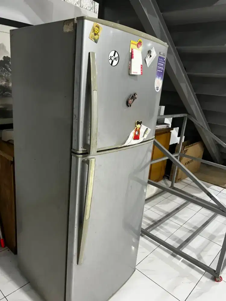 Kulkas dua pintu