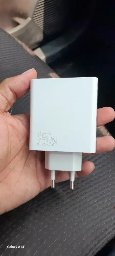 Charger dan handsfree vivan
