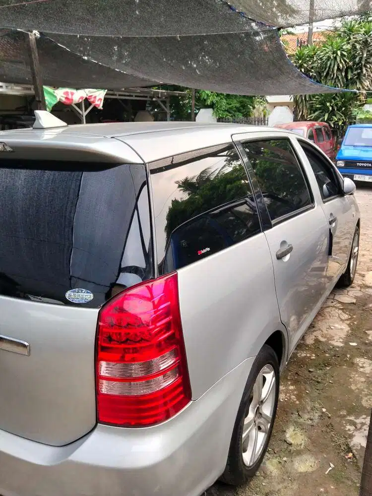 Toyota Wish 2004 Bensin