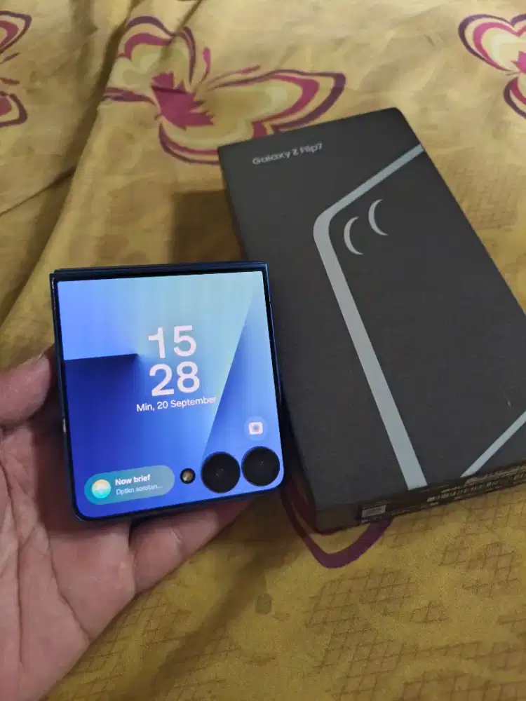 Samsung Z Flip 7 Garansi Aktif Fullset Original Samsung