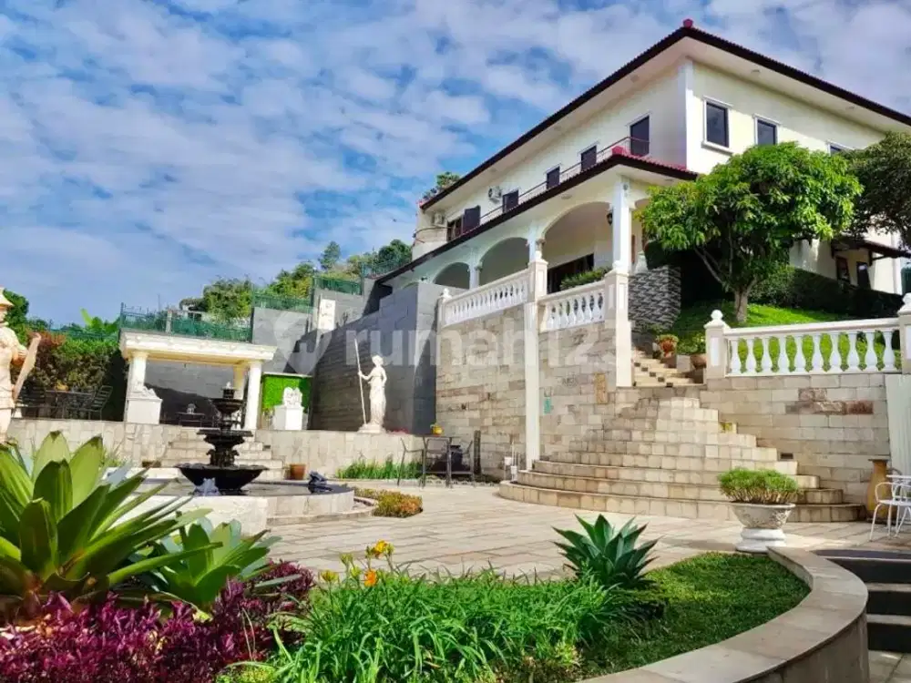 Dijual Rumah Mewah di Pagerwangi - Bandung