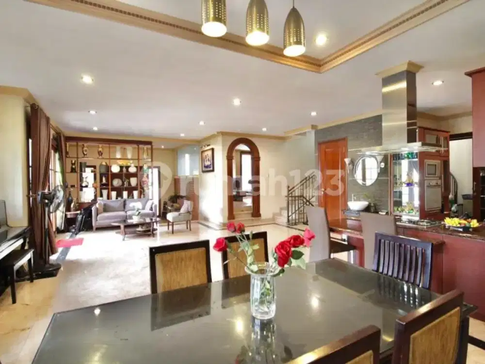Dijual Rumah Mewah di Jalan Permata Hijau 2 - Kebayoran Lama - Jakarta Selatan
