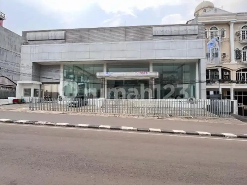 Dijual Showroom di Radio Dalam - Jakarta Selatan