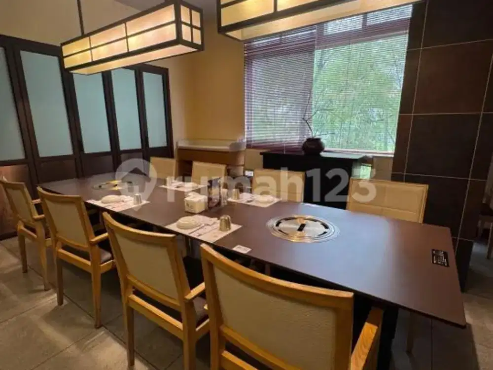 Dijual Gedung Resto di Cikarang