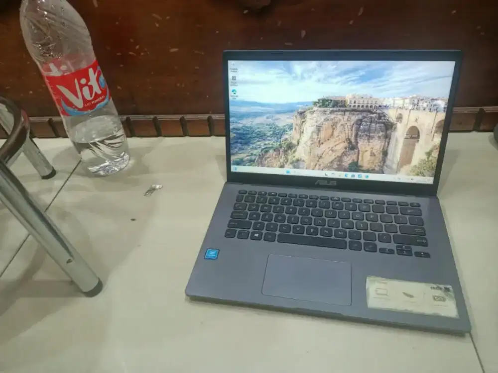 Lactop Asus X409MA ram 4 SSD NVMe 256 mlus normal semua  unit charger