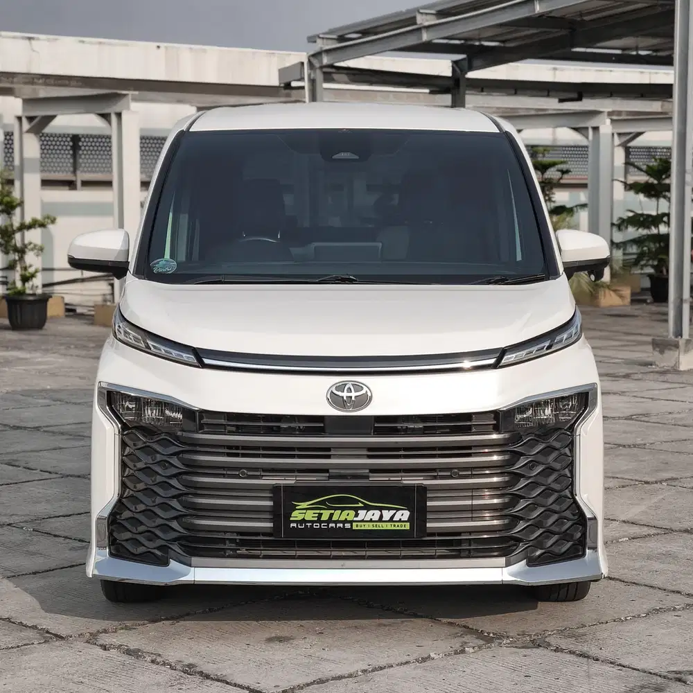 Toyota Voxy 2000cc matic 2022