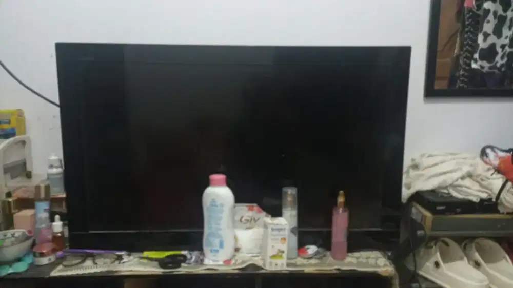 Dijual cepat TV LED merek sony 32 inch