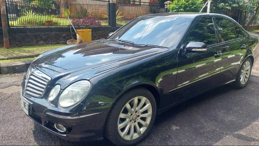 DIJUAL CEPAT MERCEDES-BENZ E 280 AT SEDAN 2008