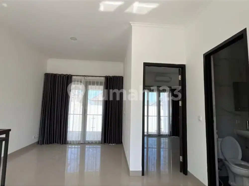 Villa Baru 2 Lantai di Nusa Dua - Akses Jalan Lebar 4 Mobil di Nusa Dua