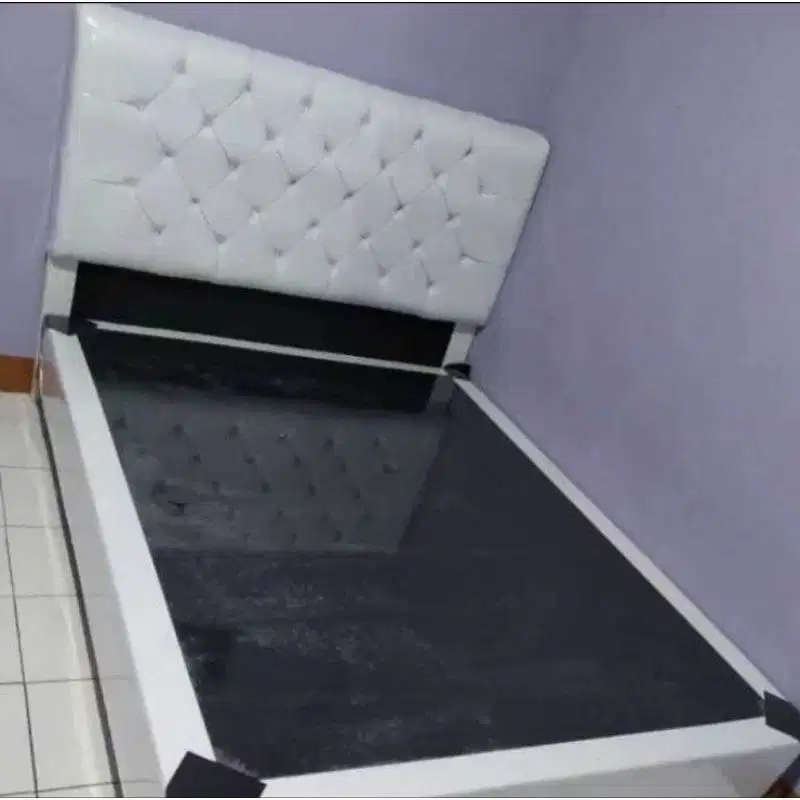 (NEGO) SECOND RANJANG DIVAN KASUR + LACI BARU 3 BULAN PEMAKAIAN