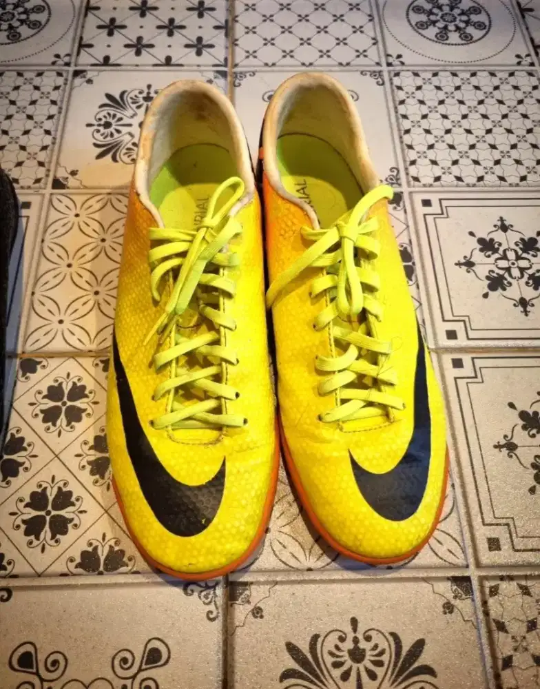 Sepatu futsal Nike Original no 41 or 42