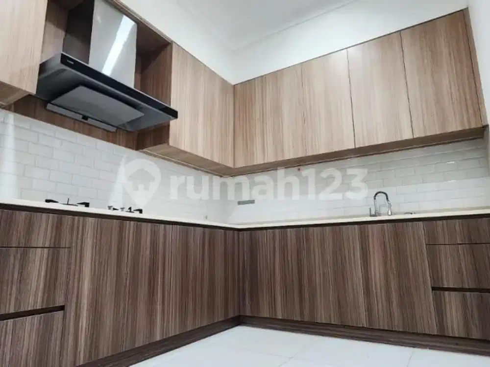 Disewakan Rumah 2 Lantai Sudah Renovasi di Cluster Caspia, Tangerang Selatan