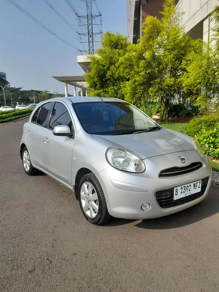 Nissan March 2011 Bensin