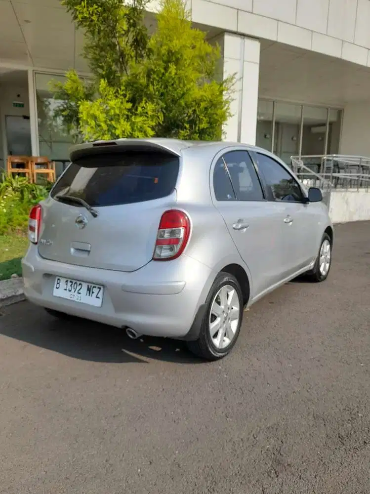 Nissan March 2011 Bensin