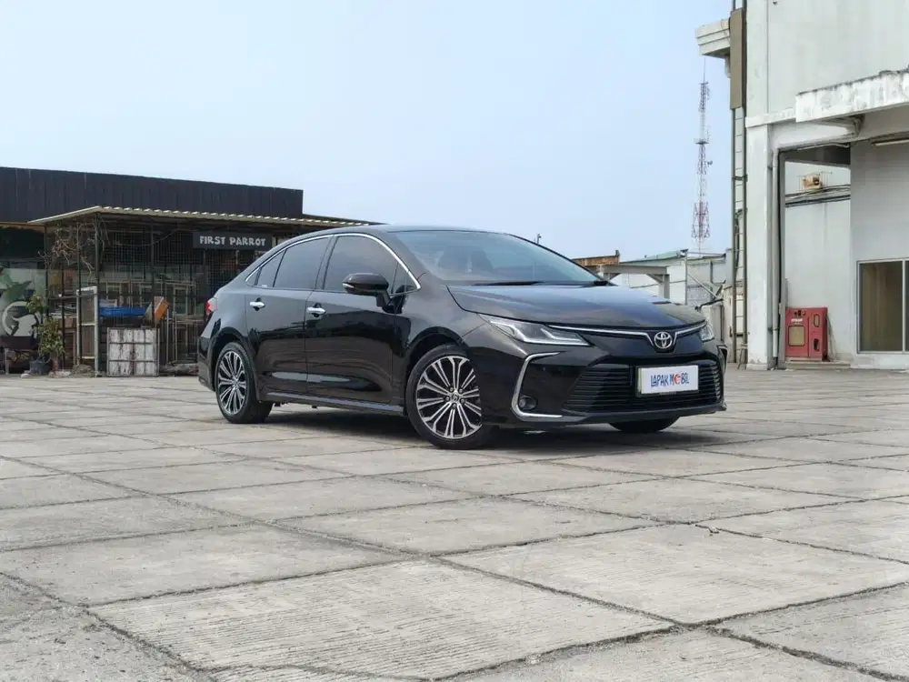 Toyota Corolla Altis 1.8 V Matic 2022 Km 64rb Tangan 1