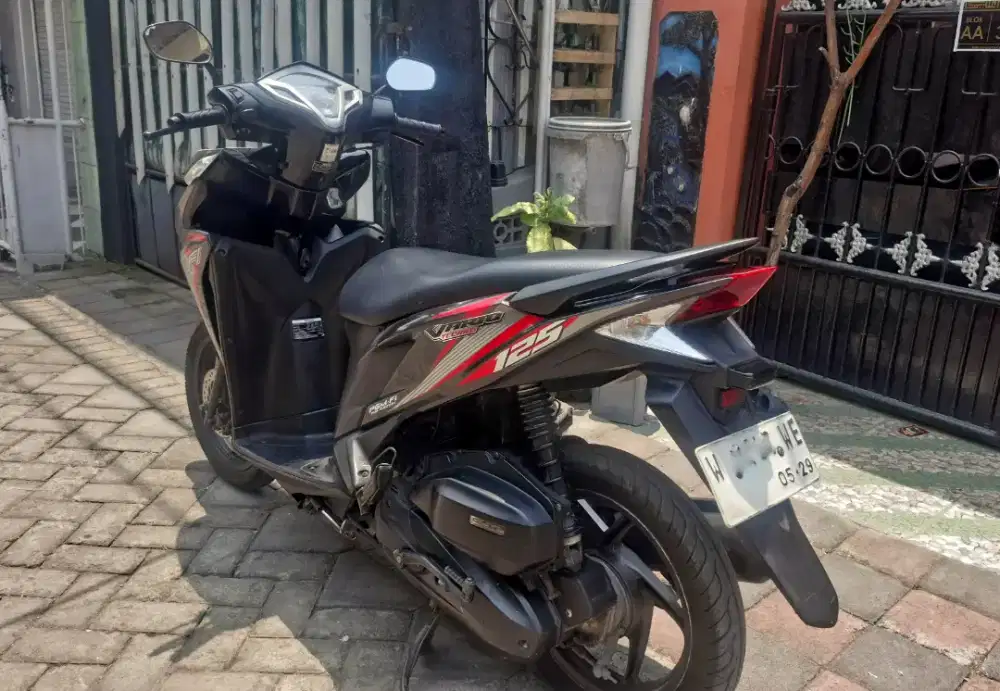 Jual Vario 2014 striping merah asli AHM