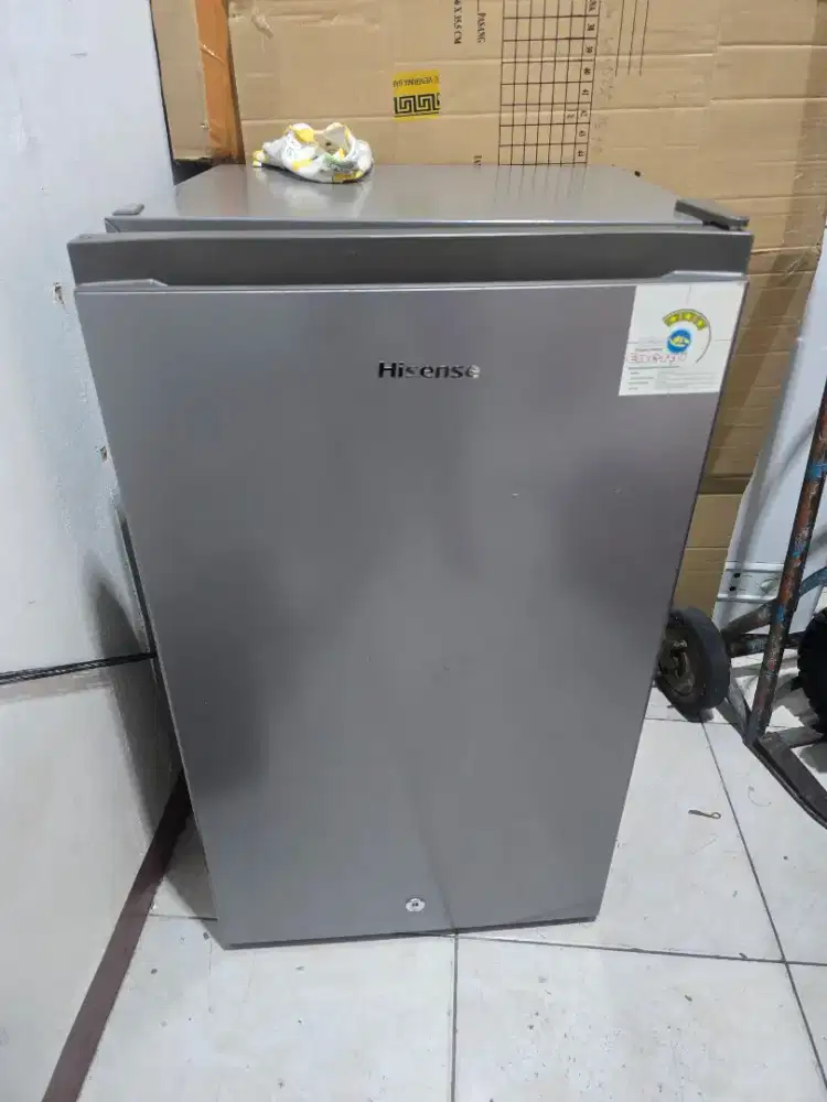 kulkas 1 pintu kecil hisense