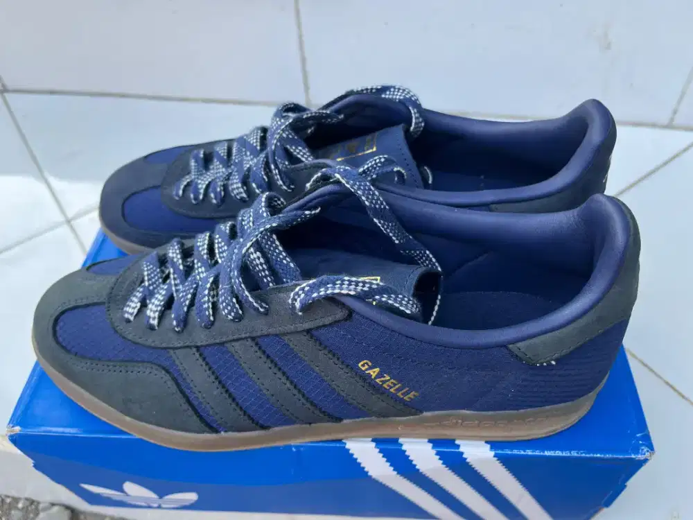 Sepatu Adidas Gazelle Indoor size 42⅔