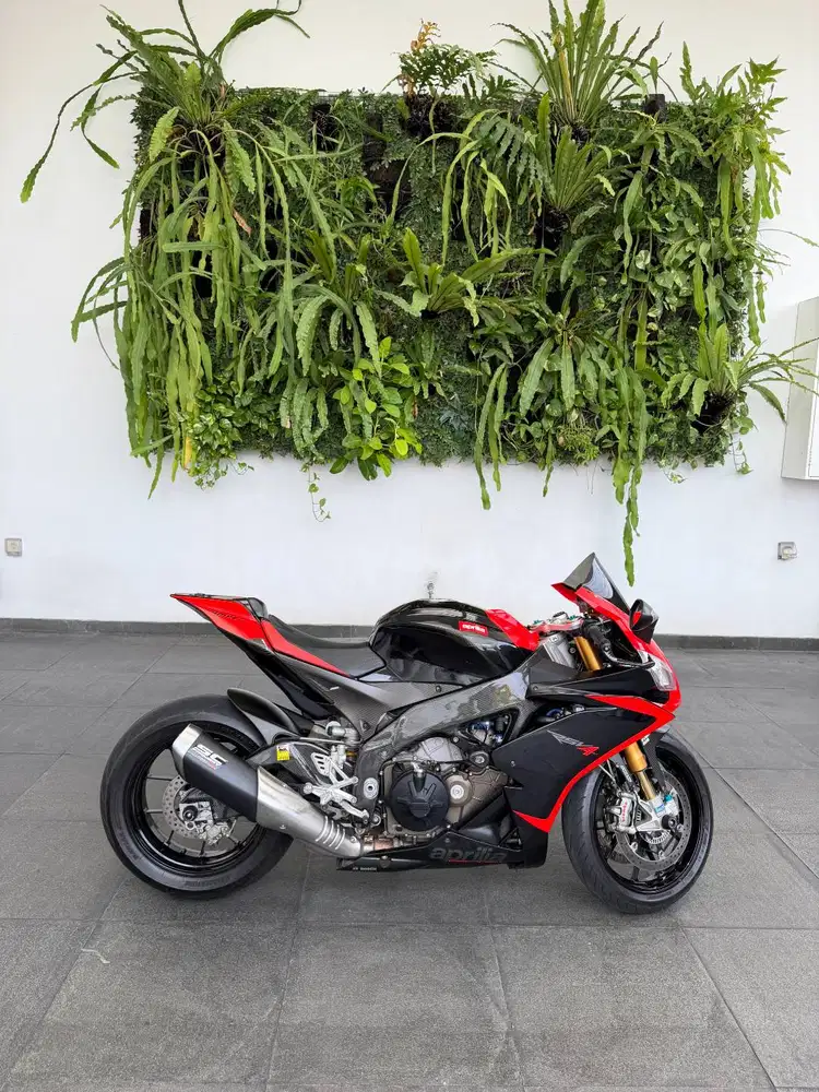 Aprilia RSV4 2014 Full Paper, KM 10rb, Service Record Resmi