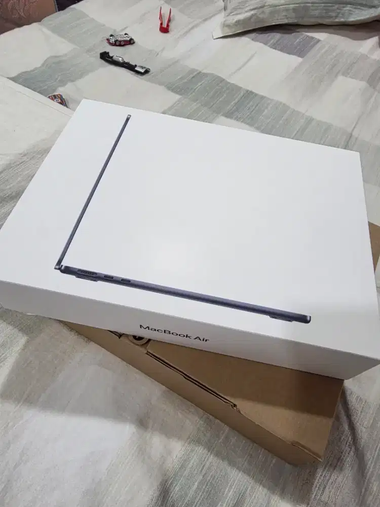 MacBook Air 13 BNIB