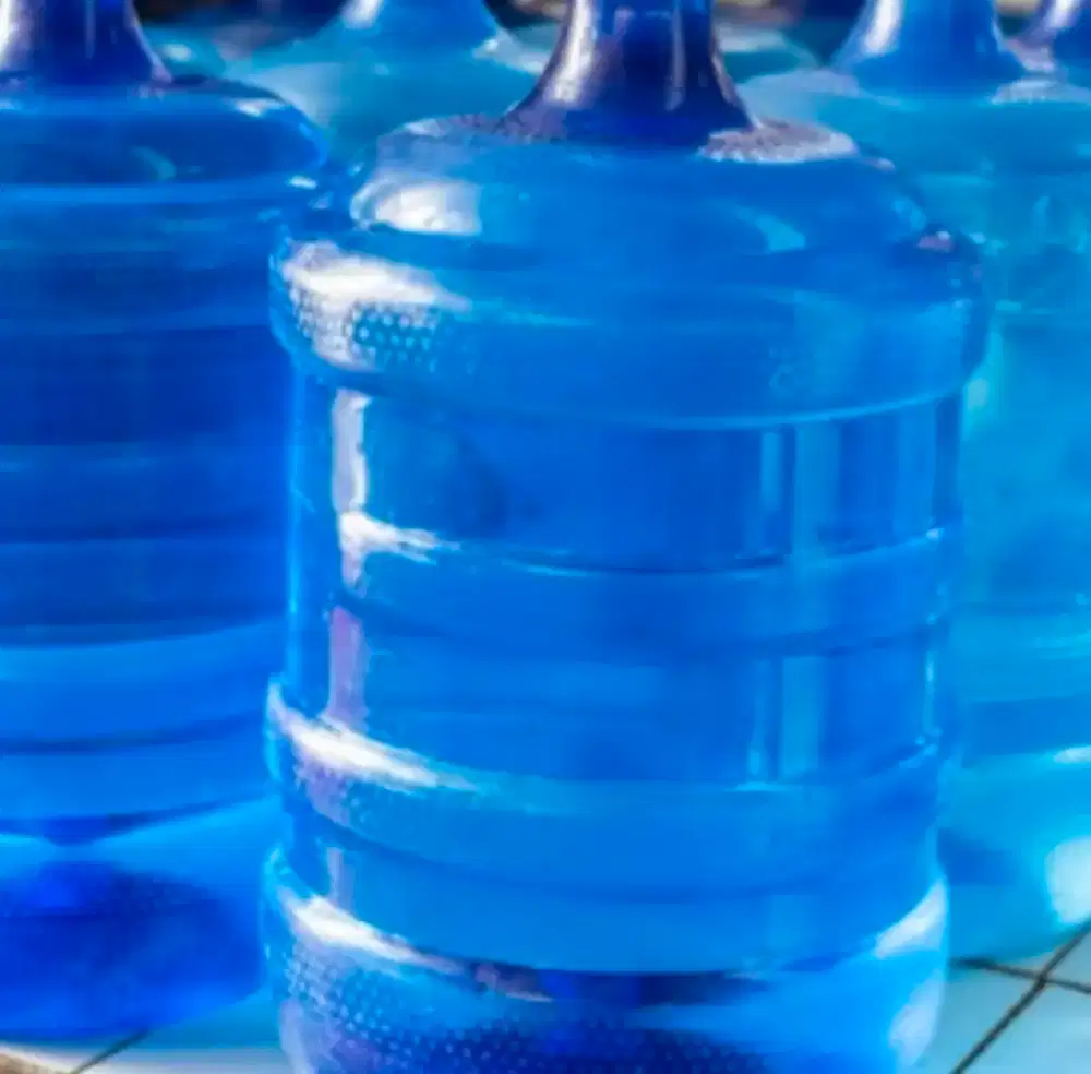Galon biru kosong