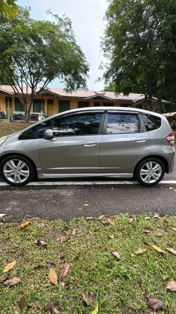 Dijual Mobil Honda Jazz