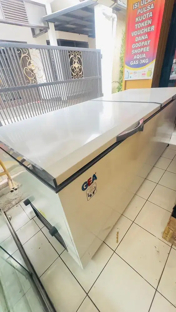 Freezer/ pendingin GEA