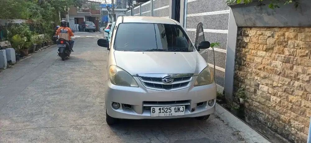 DAIHATSU SENIA LI DELUXE