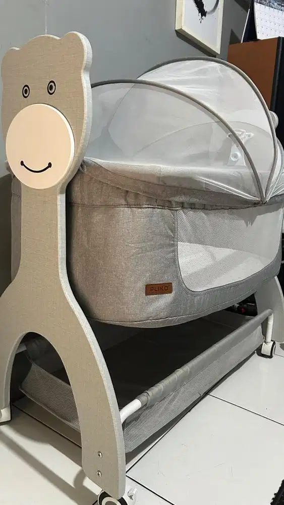 TEMPAT TIDUR BAYI MERK PLIKO B163R