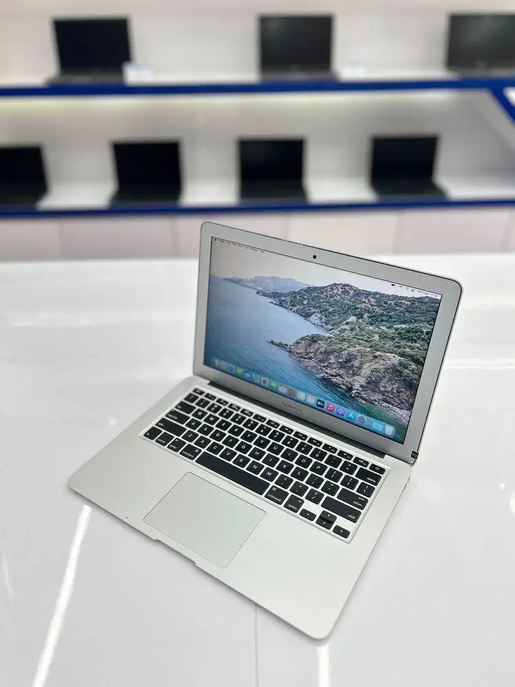 MacBook Air 13 2017 Intel Core i5 RAM 8GB SSD 128GB - MQD32 Mulus