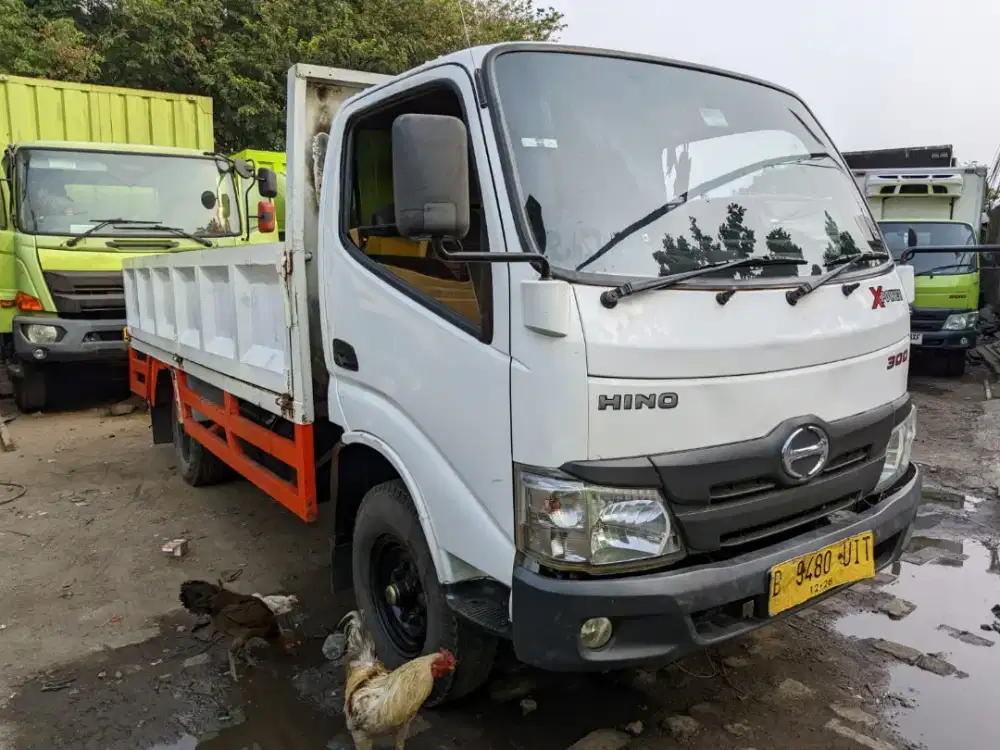 Hino dutro 110 SDL bak 3way sasis 4 roda bak besi tahun 2016